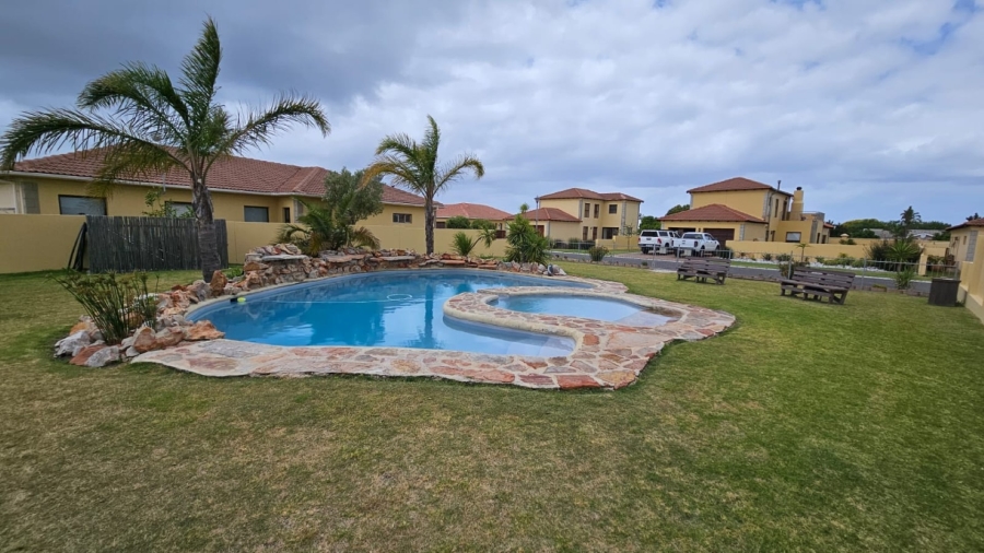 3 Bedroom Property for Sale in Sandbaai Western Cape